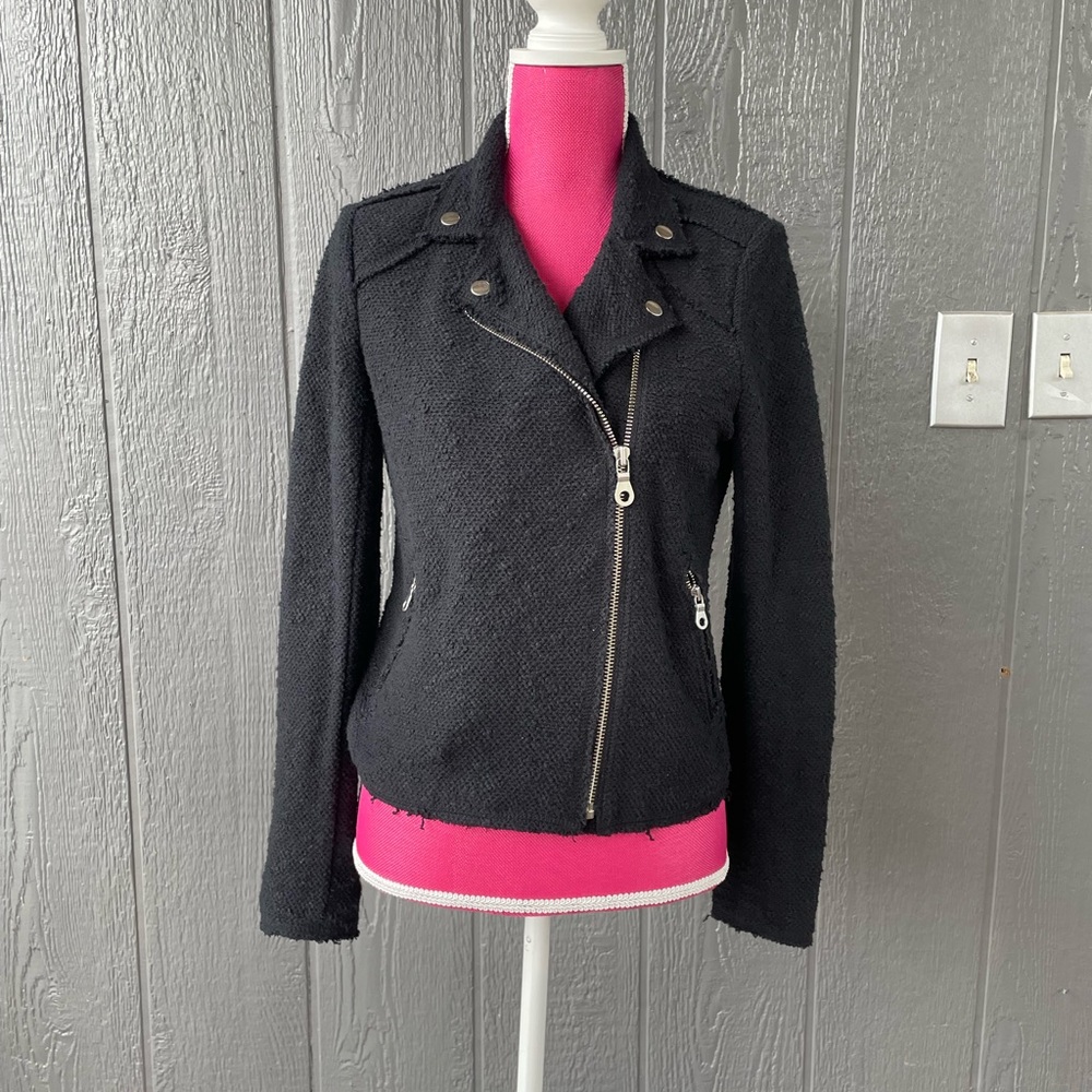 Women's Black Zippered Jacket